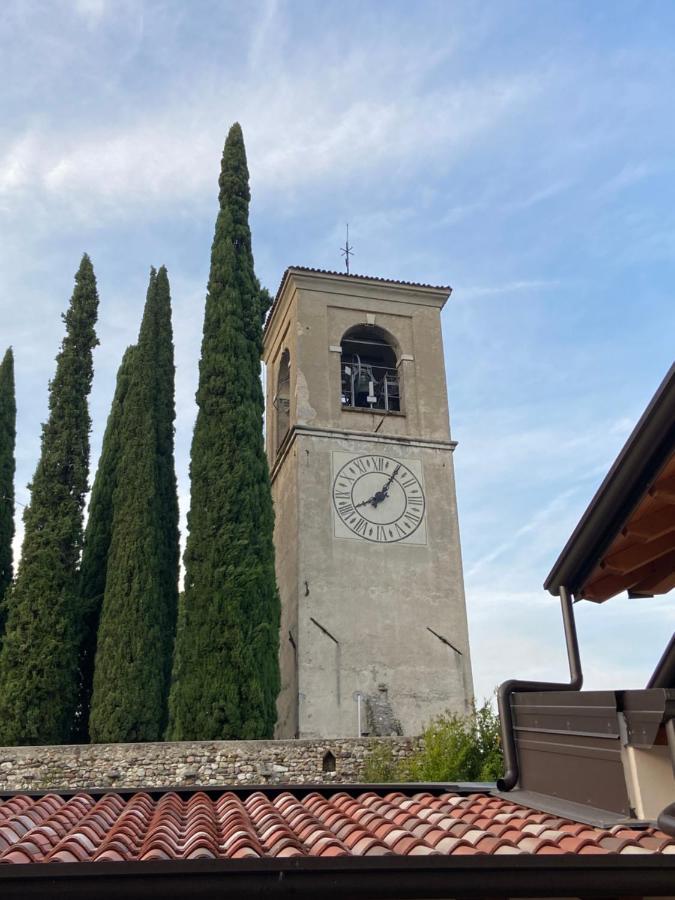 La Volpe Rossa Rooms And Apartments San Felice del Benaco Buitenkant foto