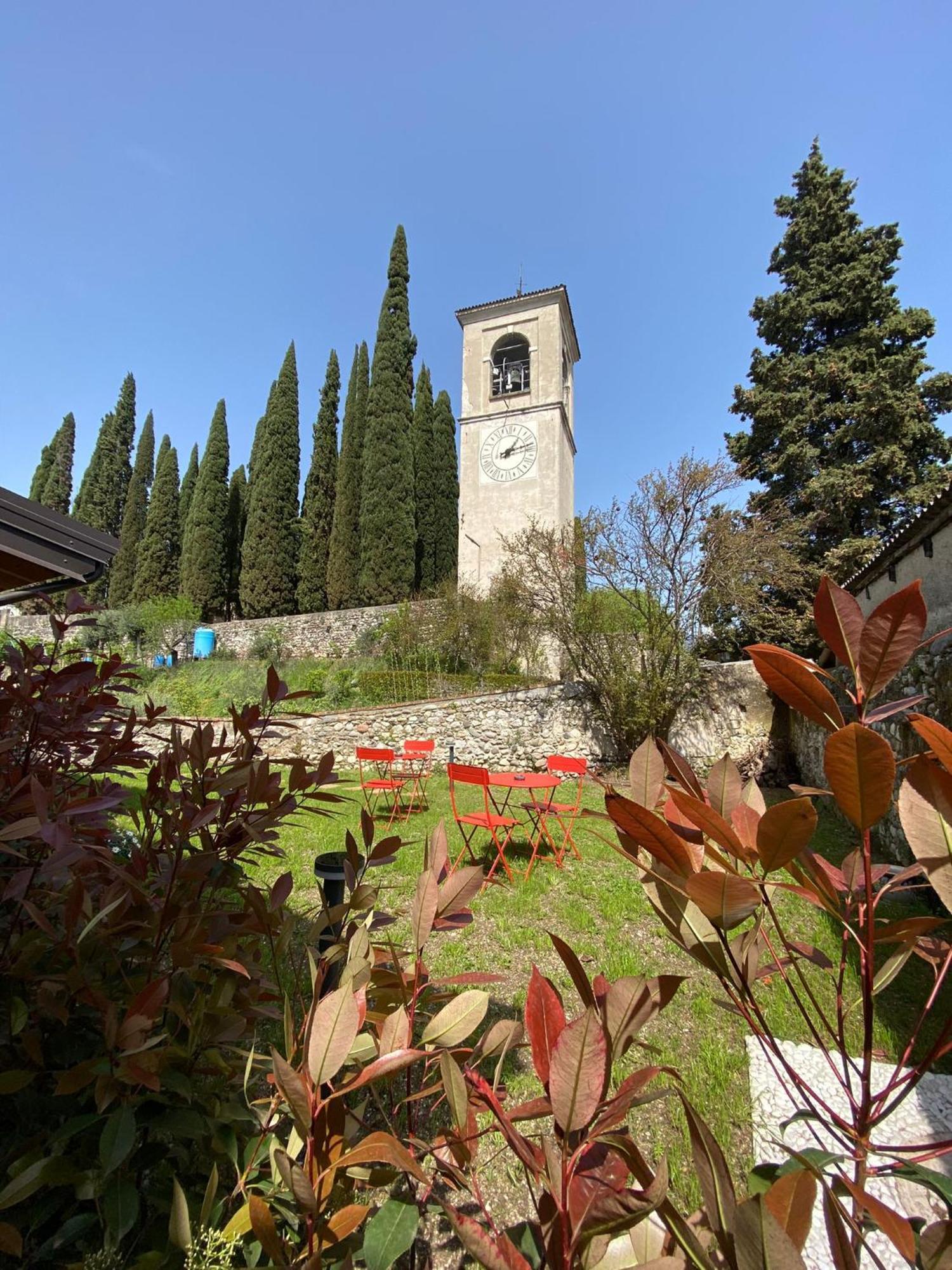 La Volpe Rossa Rooms And Apartments San Felice del Benaco Buitenkant foto